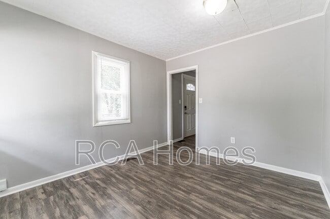 906 Laurel St in Indianapolis, IN - Building Photo - Building Photo