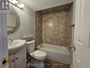 4 Lonestar Crescent in Brampton, ON - Building Photo - Building Photo