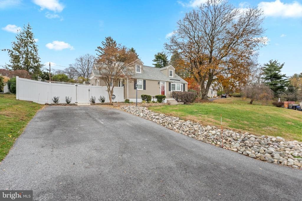 3 Buttonwood Ave in Malvern, PA - Building Photo