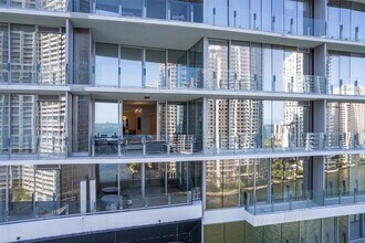 300 Biscayne Boulevard Way, Unit 1604 in Miami, FL - Building Photo - Building Photo