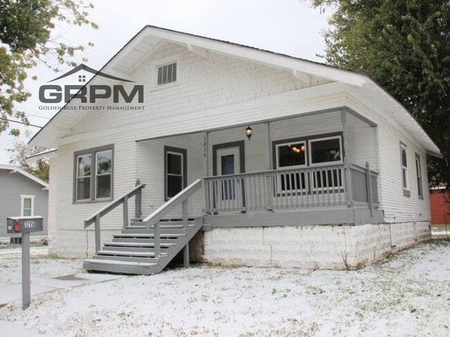 property at 1215 N Maple St