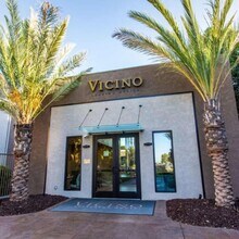 12436 Del Amo Blvd, Unit 211 in Lakewood, CA - Foto de edificio - Building Photo