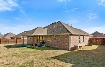389 Lazzari St in Springdale, AR - Building Photo - Building Photo