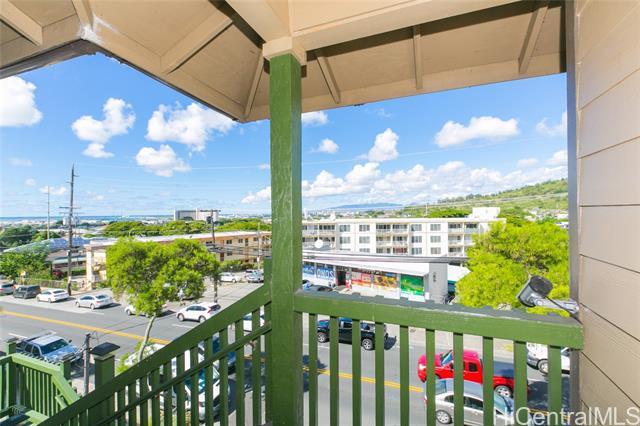 property at 1915 Kalihi St