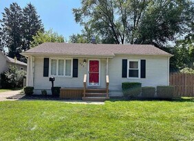 902 E Windemere Ave in Royal Oak, MI - Building Photo