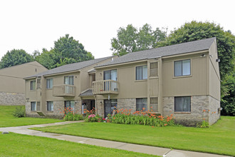 Heritage Park West in Waterford, MI - Building Photo - Building Photo