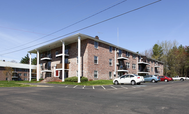 Aladdin Village of Derry in Derry, NH - Foto de edificio - Building Photo