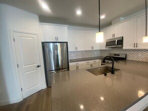 1146 Tiburon Way in San Luis Obispo, CA - Building Photo - Building Photo