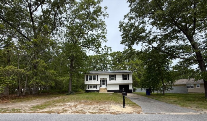 6 Quail Run Rd in Browns Mills, NJ - Building Photo