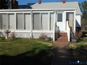 1239 E Jack Jouett Rd in Louisa, VA - Building Photo - Building Photo