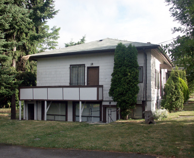 5 Unit Apartment in Seattle, WA - Building Photo - Building Photo