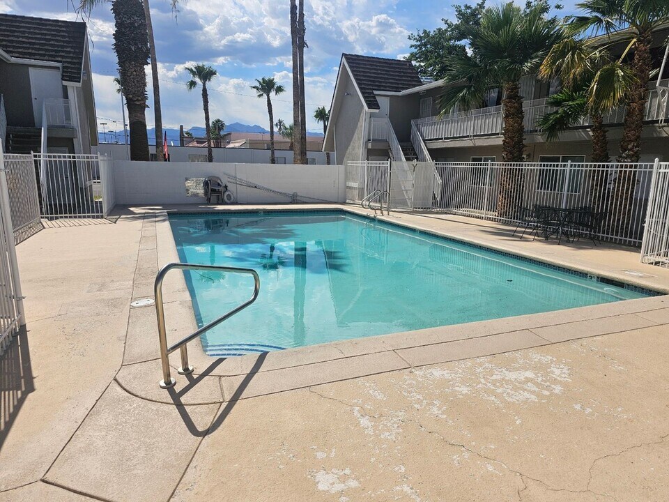 312 Orland St in Las Vegas, NV - Foto de edificio