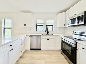 1426 40th St S in St. Petersburg, FL - Building Photo - Building Photo