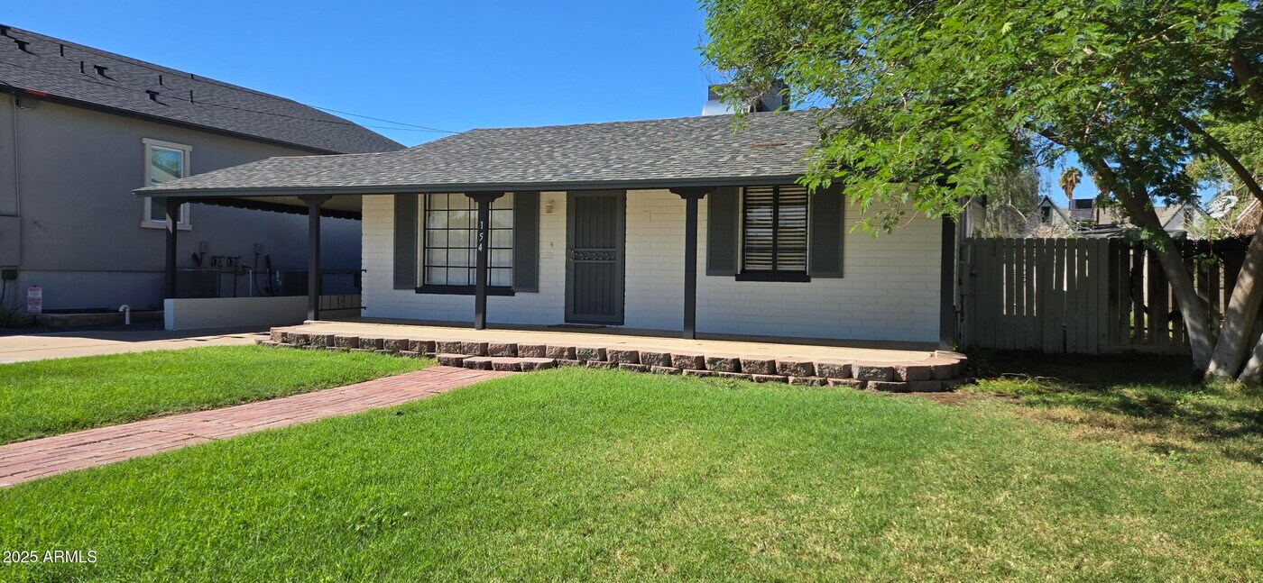 154 N Hibbert in Mesa, AZ - Building Photo