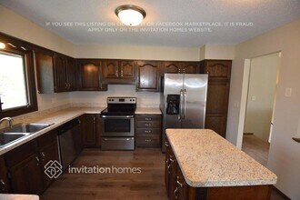 943 Pine View Ct in St. Paul, MN - Building Photo - Building Photo