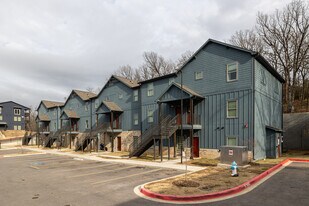 The Retreat at Fayetteville in Fayetteville, AR - Building Photo