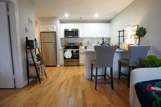 1200 Commonwealth Ave, Unit 34 in Boston, MA - Building Photo - Building Photo