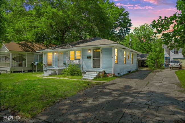 134 E Herndon St