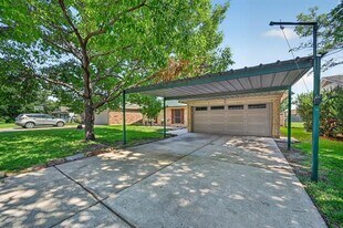 6516 Meadowview Ln in Watauga, TX - Building Photo