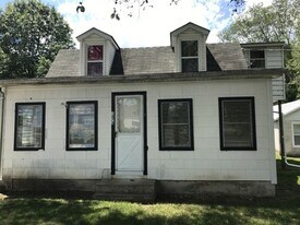 1878 Spring Rd in Carlisle, PA - Building Photo