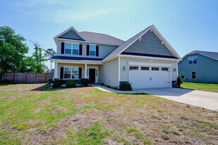 315 Red Cedar Dr in Sneads Ferry, NC - Building Photo