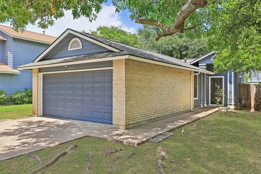 12934 Modena Trail in Austin, TX - Foto de edificio