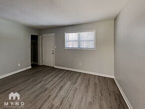 8989 Leaf Ln in Lithia Springs, GA - Building Photo - Building Photo