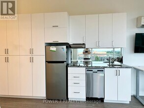 1900 Simcoe St N in Oshawa, ON - Building Photo - Building Photo