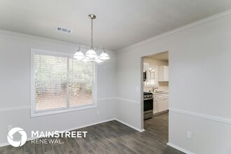 2450 Northmill Ln in Decatur, GA - Foto de edificio - Building Photo