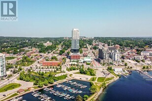 39 Mary St in Barrie, ON - Building Photo