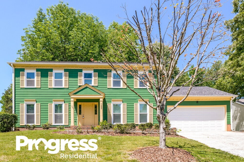 7225 Canyon Dr in Charlotte, NC - Building Photo