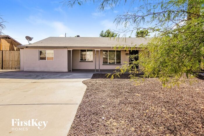 3437 E Holly St in Phoenix, AZ - Building Photo