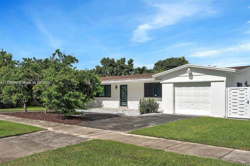 27910 SW 162nd Ave in Homestead, FL - Building Photo