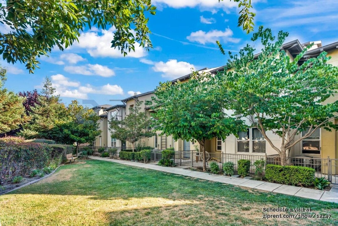 2130 Klassen Wy in San Jose, CA - Building Photo