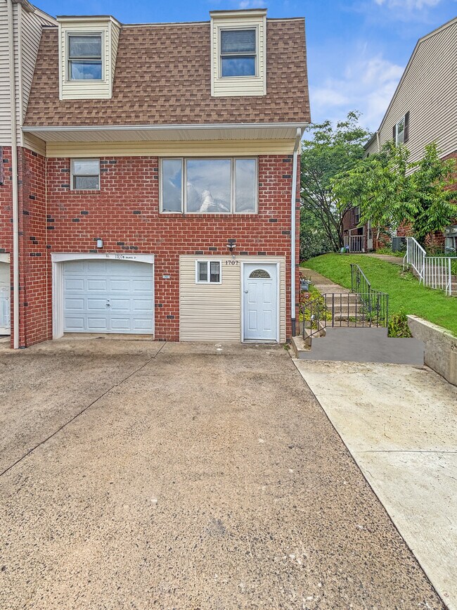 1707 Rachael St, Unit A in Philadelphia, PA - Building Photo - Building Photo