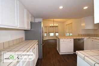1879 Tiburon Dr in Redding, CA - Building Photo - Building Photo