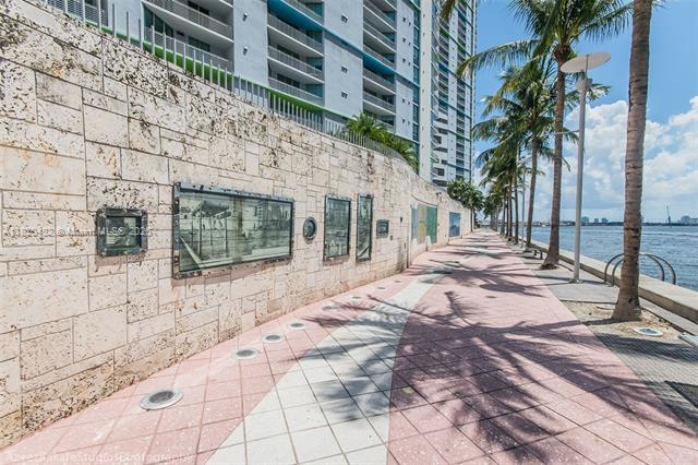 325 S Biscayne Blvd, Unit 4121 in Miami, FL - Building Photo - Building Photo