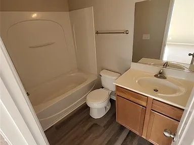 5580 Farm House Trail