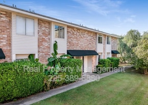 914 W Tony St in Gonzales, LA - Building Photo