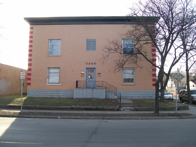 3200 Bloomington Ave in Minneapolis, MN - Building Photo - Building Photo