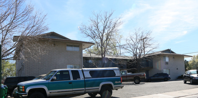 1300 Brinkby Ave in Reno, NV - Foto de edificio - Building Photo