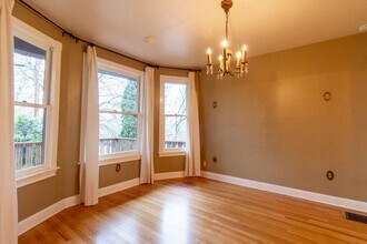 111 N Monroe St in Portland, OR - Building Photo - Building Photo