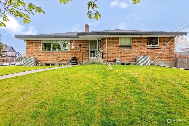 2715 S 7th St, Unit Upstairs