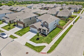 937 Rocket Plane Dr in Fort Worth, TX - Building Photo - Building Photo