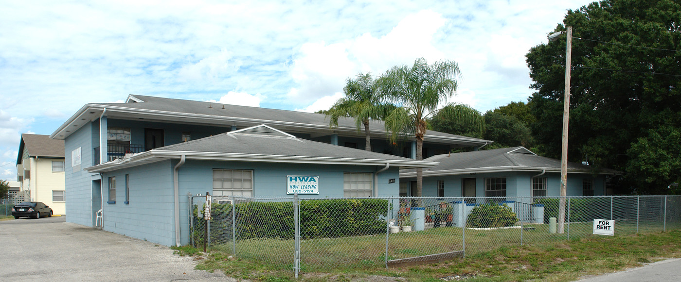 3619 W Rogers Ave in Tampa, FL - Building Photo