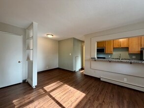 2333 Priscilla St of In the City Apartments in St. Paul, MN - Foto de edificio - Building Photo