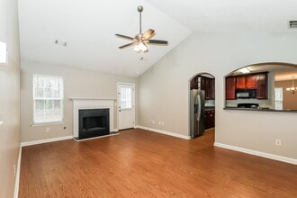 656 Penstock Path in Hampton, GA - Foto de edificio - Building Photo