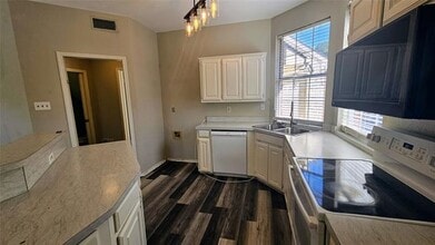 342 Arbor Ct in Euless, TX - Building Photo - Building Photo