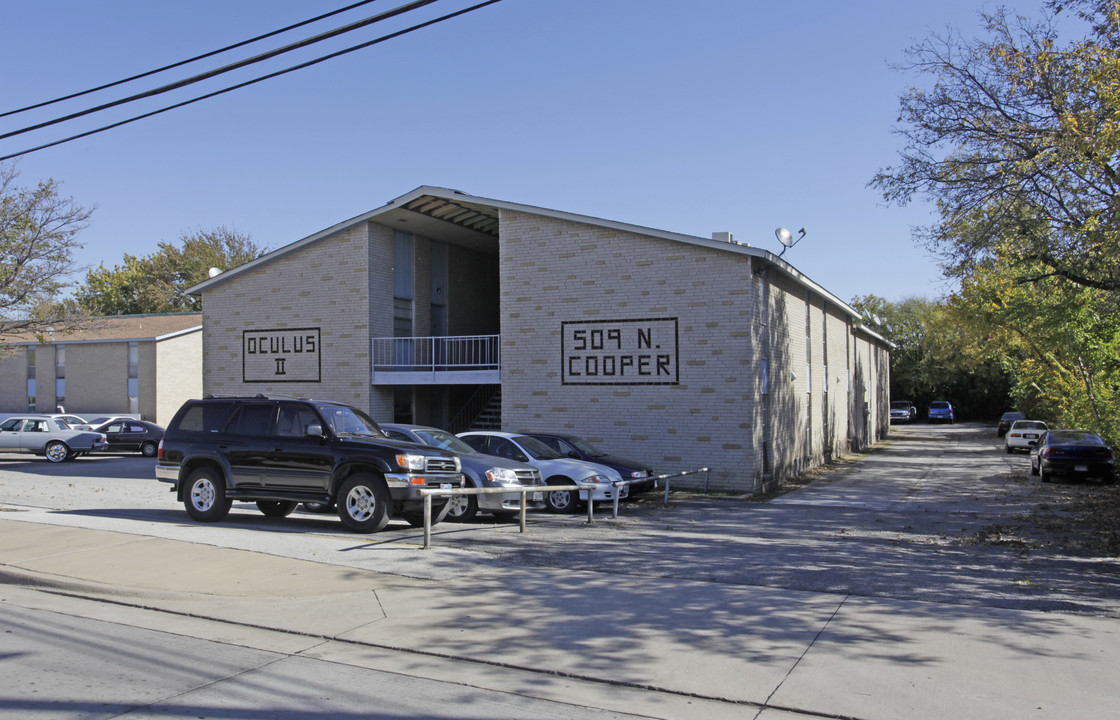 Oculus II in Arlington, TX - Building Photo