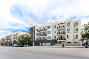 Meridian Apartments in Los Angeles, CA - Building Photo